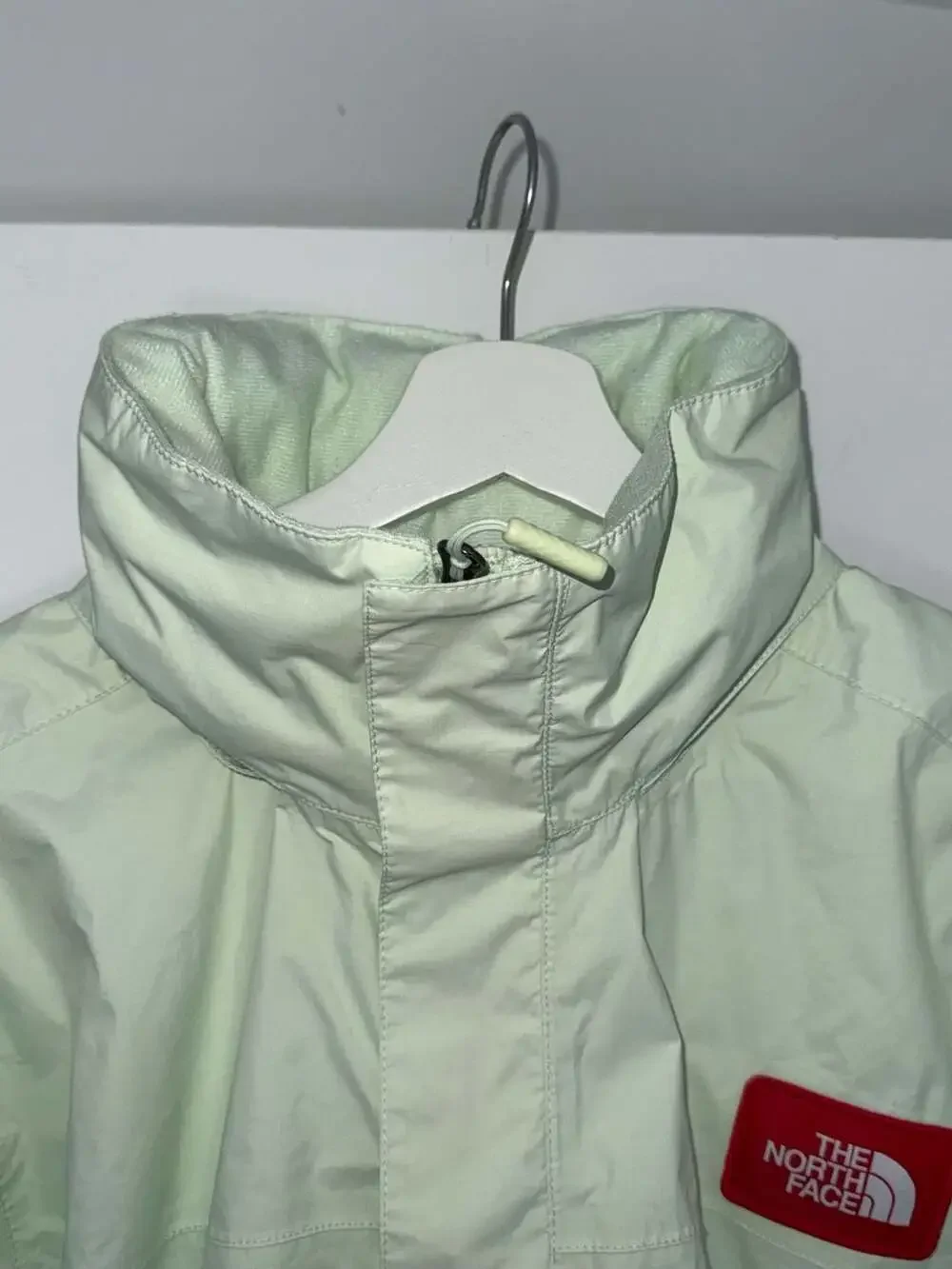 The North Face Men's Size S/P Light Green Hooded Windbreaker Jacket